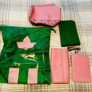 AKA Ivy Storehouse accessories bundle